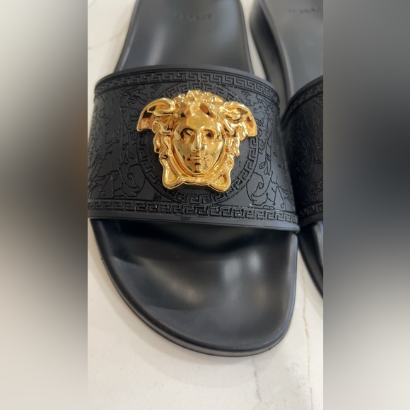 Versace slides - Picture 2 of 5